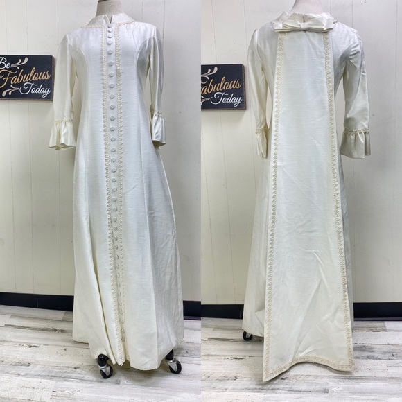 Vintage Dresses & Skirts - Vintage 50s Wedding Dress w/ Train